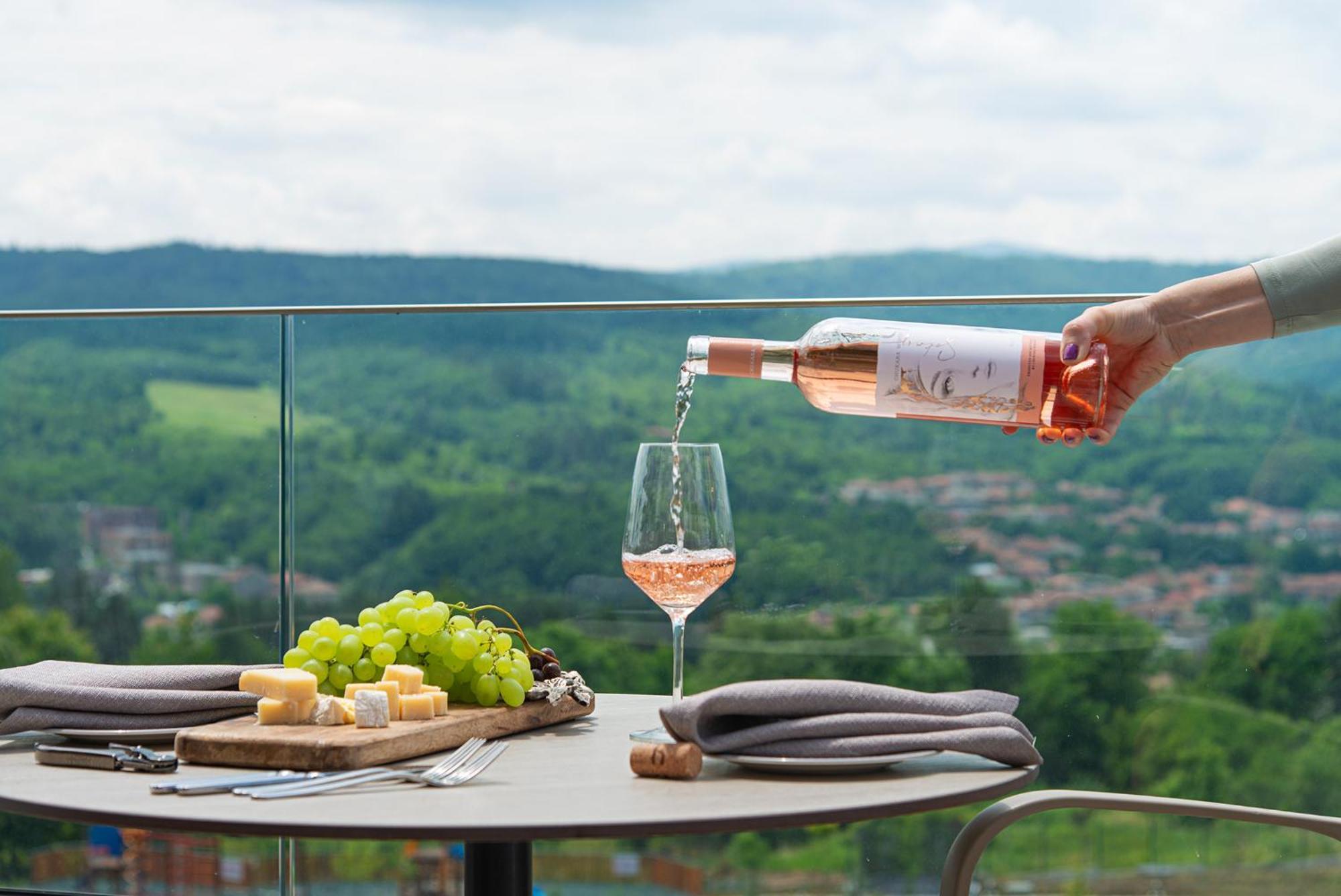 Wine & Spa Hotel Chukara Tryavna Exterior photo